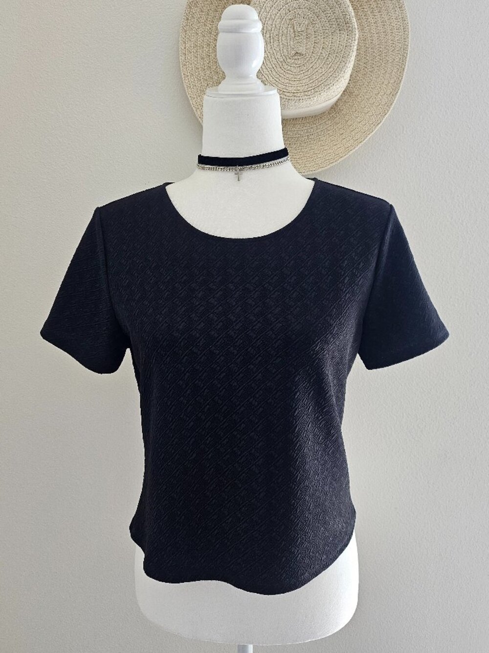 Textured Black Short Sleeve Top Back Zip Slightly Cropped Womens M